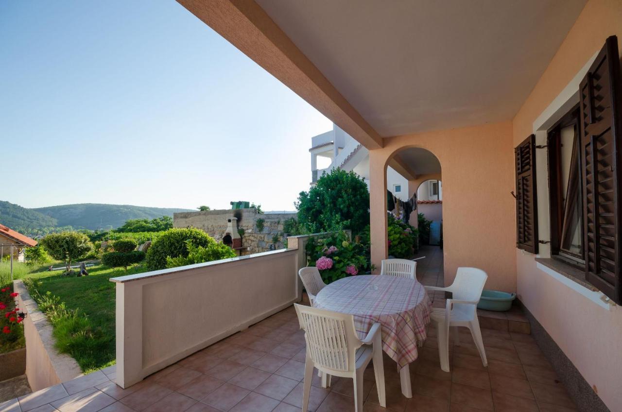 Apartments Dragan Lopar Εξωτερικό φωτογραφία