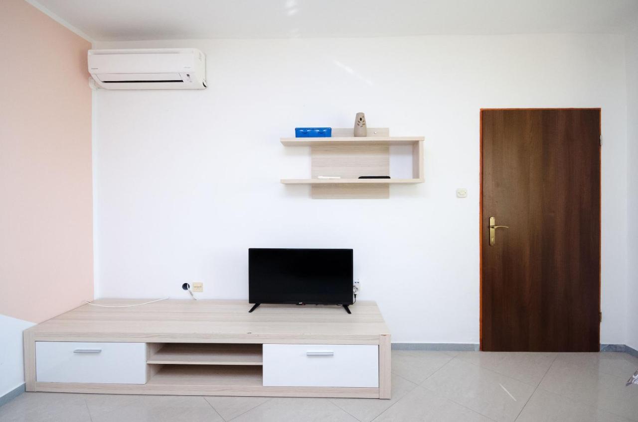 Apartments Dragan Lopar Εξωτερικό φωτογραφία