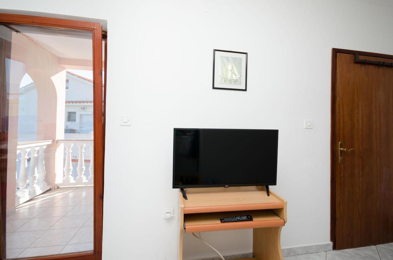 Apartments Dragan Lopar Εξωτερικό φωτογραφία