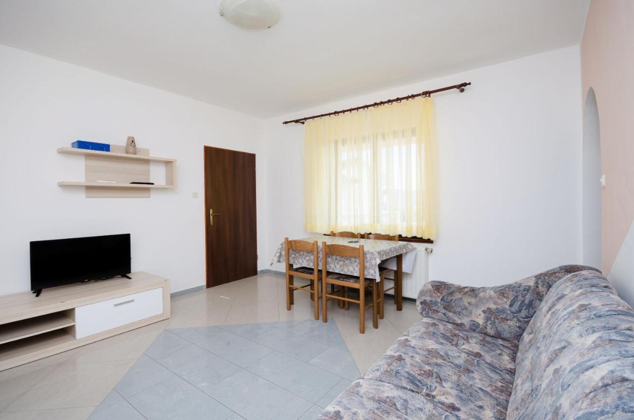 Apartments Dragan Lopar Εξωτερικό φωτογραφία
