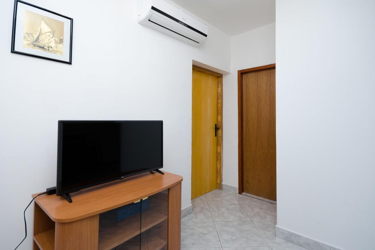Apartments Dragan Lopar Εξωτερικό φωτογραφία